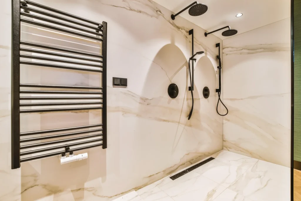 Douche à l'italienne, carrelage et revêtements